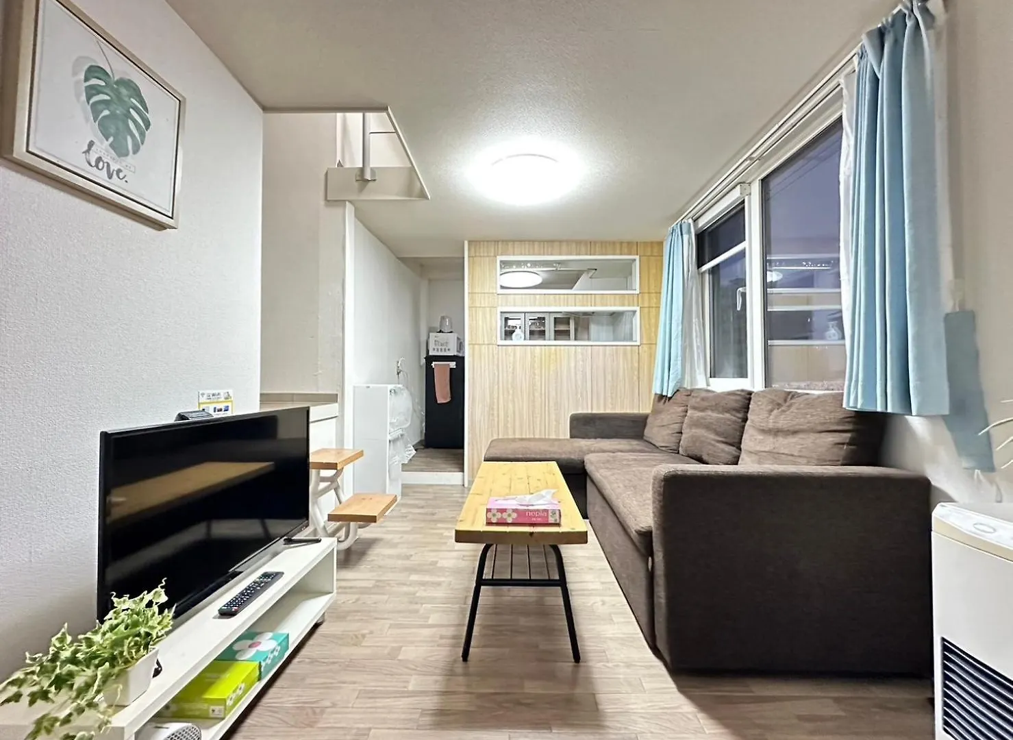 Apartment Ams Hiragishi: Bright Room Near Hiragishi Station & Sapporo Dome